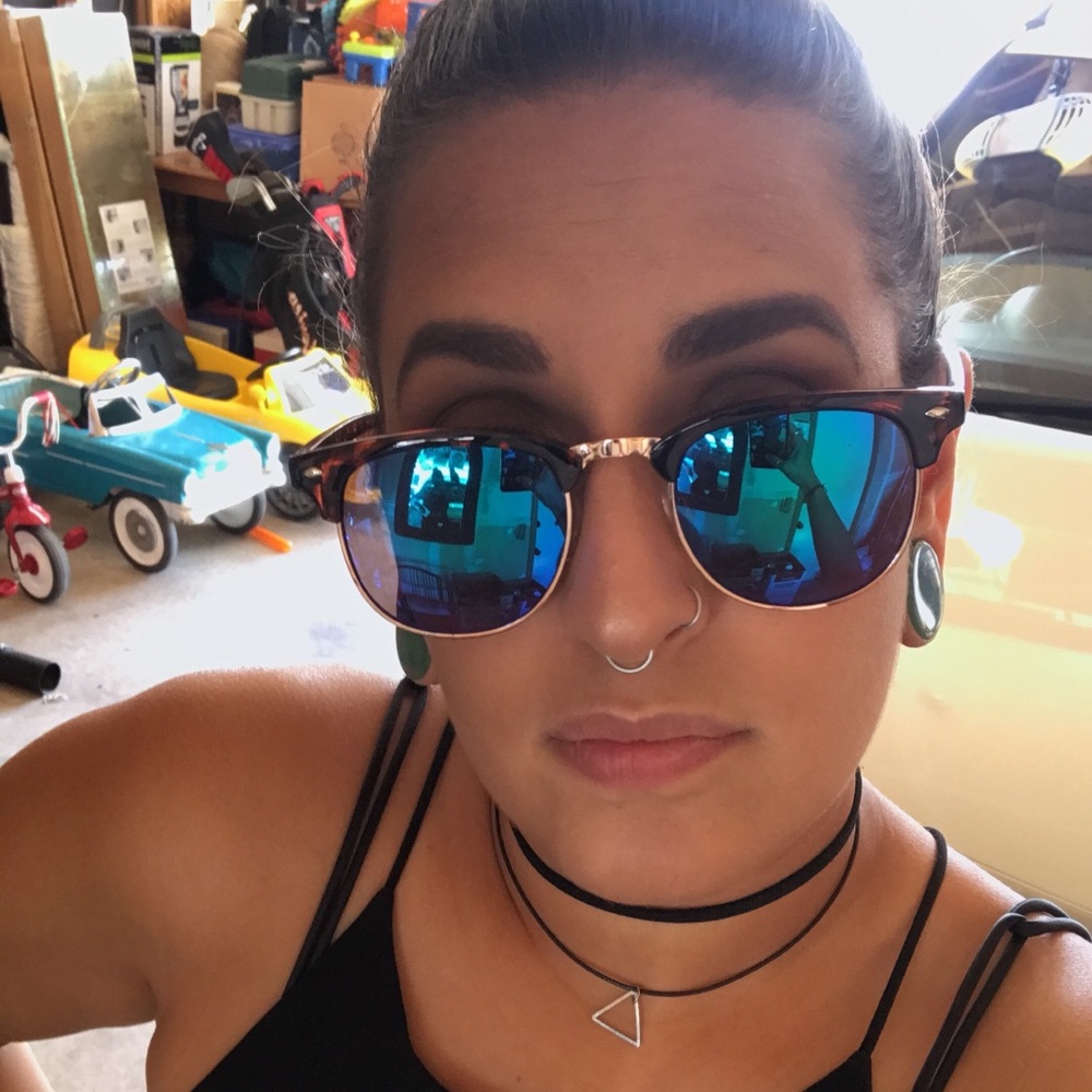 Meet your Posher, Brooke